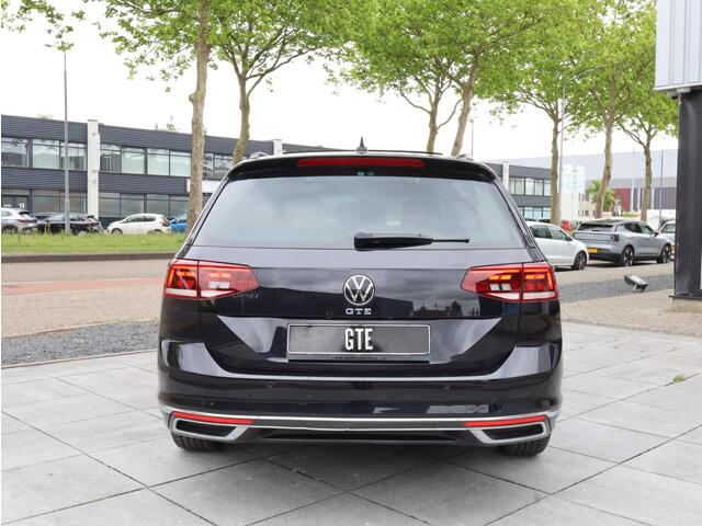 Volkswagen PASSAT GTE Panodak | Head-up | Keyless | Camera | Elektrische kofferklep | Dodehoek | Trekhaak |