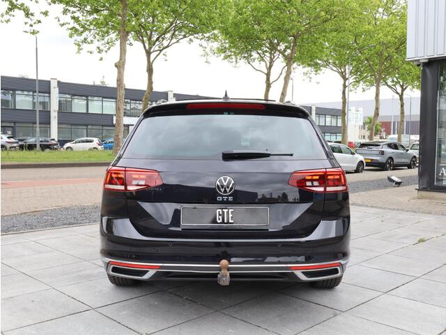 Volkswagen PASSAT GTE Panodak | Head-up | Keyless | Camera | Elektrische kofferklep | Dodehoek | Trekhaak |