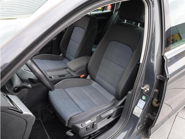 Volkswagen PASSAT Variant GTE 1.4 TSI PHEV 218PK | Head-up | Virtual cockpit | Achteruitrijcamera | Adaptive | Massage | Carplay |