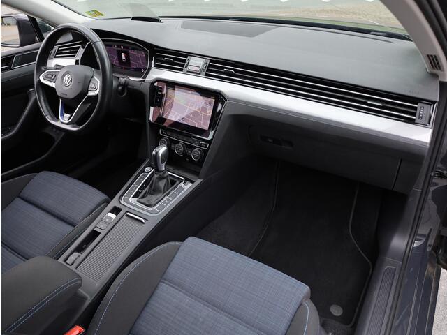 Volkswagen PASSAT Variant GTE 1.4 TSI PHEV 218PK | Head-up | Virtual cockpit | Achteruitrijcamera | Adaptive | Massage | Carplay |