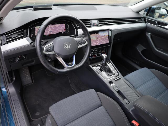 Volkswagen PASSAT GTE Panodak | 360°Camera | Head-up | Virtual | Memory | Keyless | Elektrische kofferklep | Dodehoek |