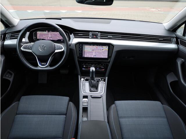 Volkswagen PASSAT GTE Panodak | 360°Camera | Head-up | Virtual | Memory | Keyless | Elektrische kofferklep | Dodehoek |