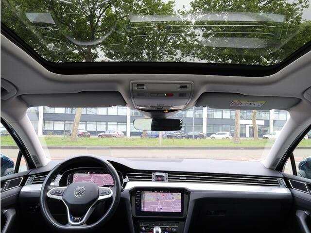 Volkswagen PASSAT GTE Panodak | 360°Camera | Head-up | Virtual | Memory | Keyless | Elektrische kofferklep | Dodehoek |