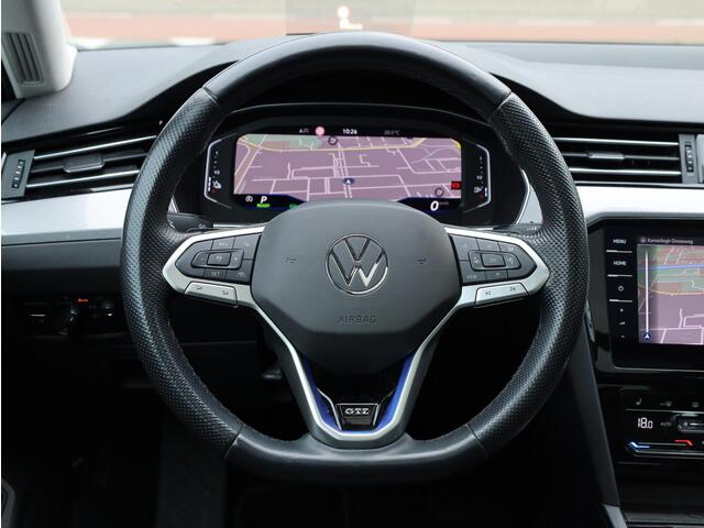 Volkswagen PASSAT GTE Panodak | 360°Camera | Head-up | Virtual | Memory | Keyless | Elektrische kofferklep | Dodehoek |