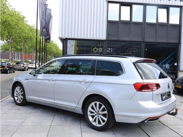 Volkswagen PASSAT GTE Panodak | Head-up | Virtual | Keyless | Camera | Memory | Trekhaak |