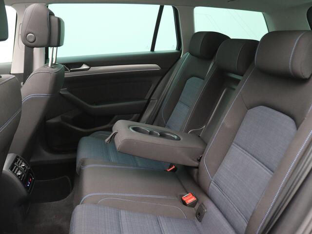 Volkswagen PASSAT Variant 1.4 TSI PHEV GTE Business 218PK DSG Pano-Schuifdak, Adaptieve Cruise Controle, Side Assist, Keyless, Matrix LED-verlichting, Elektr. Achterklep, Stoel-Stuurverwarming, Trekhaak, 18" LM Velgen