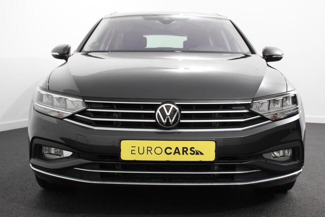 Volkswagen PASSAT Variant 1.5 TSI DSG Elegance Plus Pro | Navigatie | Climate Control | Camera | Electrisch bedienbare achterklep | Led | Adaptive Cruise Control | Head Up Display |