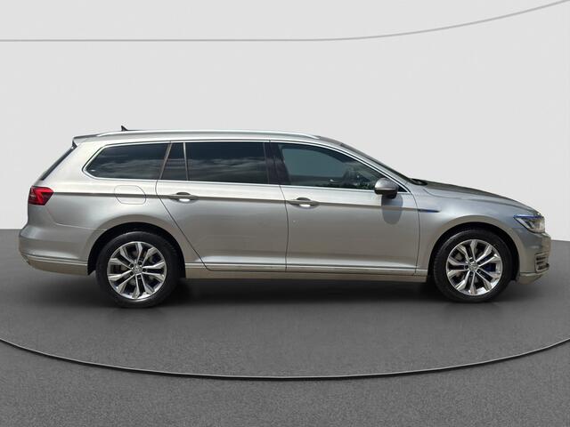 Volkswagen PASSAT Variant 1.4 TSI GTE Connected Series Plus | Pano | Carplay | PDC