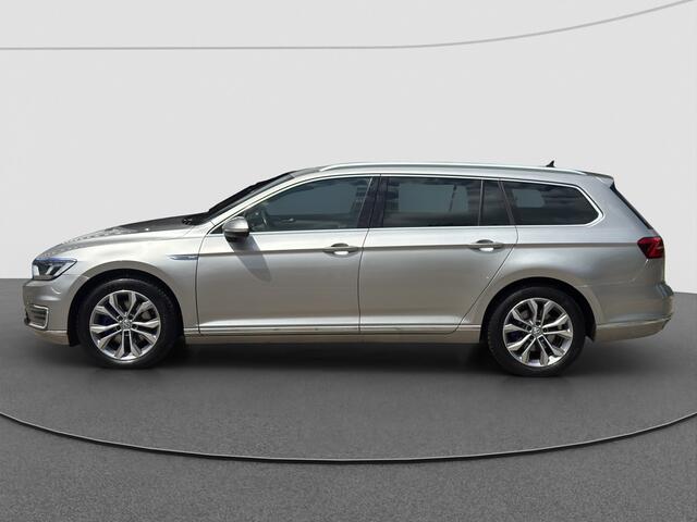 Volkswagen PASSAT Variant 1.4 TSI GTE Connected Series Plus | Pano | Carplay | PDC