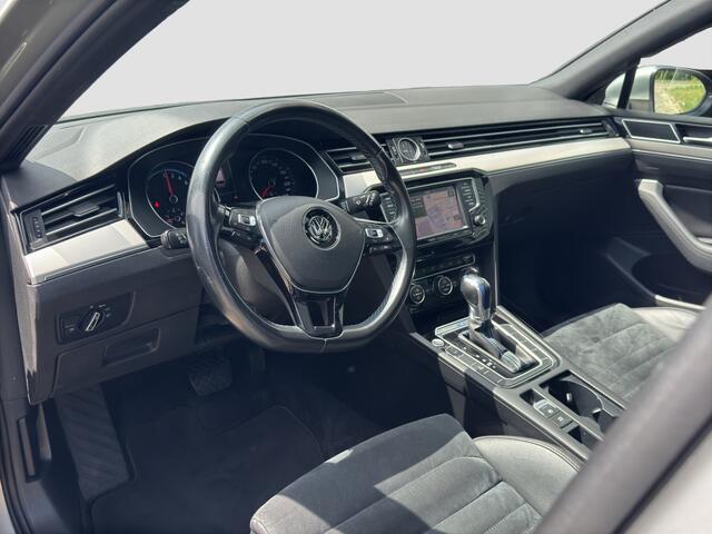 Volkswagen PASSAT Variant 1.4 TSI GTE Connected Series Plus | Pano | Carplay | PDC