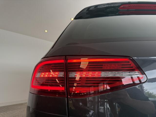 Volkswagen PASSAT 1.5 TSI CL Bns AUtomaat NAP Led carplay PDC Virtual cockpit