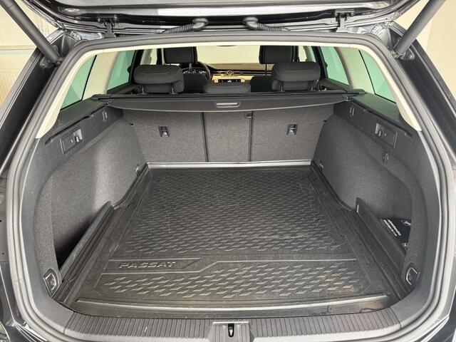 Volkswagen PASSAT 1.5 TSI CL Bns AUtomaat NAP Led carplay PDC Virtual cockpit