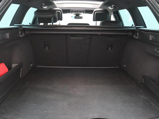 Volkswagen PASSAT Variant 1.4 TSI PHEV GTE Business 218PK DSG Pano-Schuifdak, 360gr. Camera, Ergo Comfort stoelen, Side Assist, Keyless, Winterpakket+, Elektr. Achterklep, Trekhaak, 17" LM Velgen