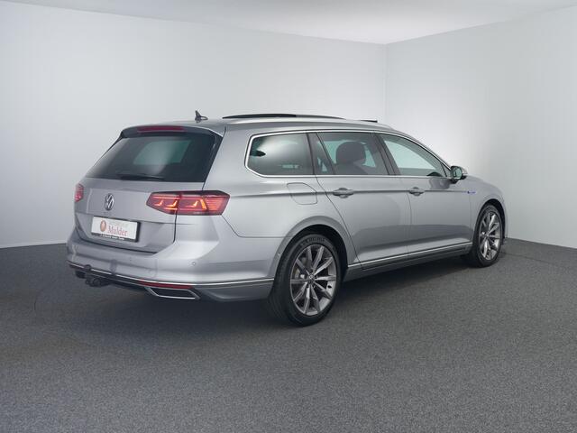 Volkswagen PASSAT Variant 1.4 TSI PHEV GTE Business | Pano | Matrix | Leer | Zwenkhaak | 18inch |