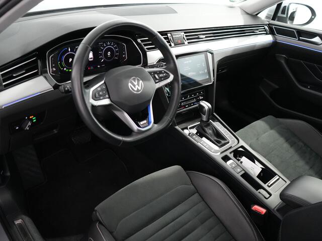 Volkswagen PASSAT Variant 1.4 TSI PHEV GTE Business | Pano | Matrix | Leer | Zwenkhaak | 18inch |
