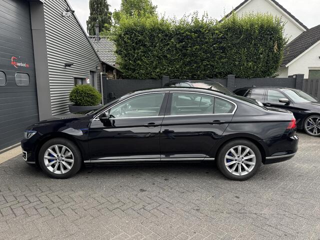 Volkswagen PASSAT 1.4 TSI GTE Highline | Navigatie | Carplay | LED | Lichtmetalen Velgen | Stoelverwarming |