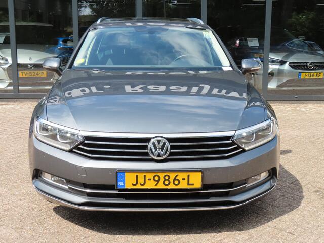 Volkswagen PASSAT Variant 1.6 TDI Connected Series Plus*Panoramadak*EXPORTPRIJS*