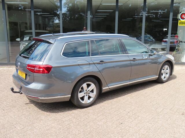Volkswagen PASSAT Variant 1.6 TDI Connected Series Plus*Panoramadak*EXPORTPRIJS*