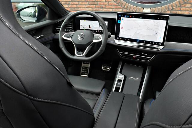 Volkswagen PASSAT Variant 1.5 eHybrid R-Line Edition Panoramadak, Trekhaak, Head-up display, 360° camera