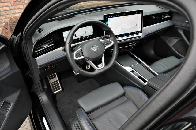 Volkswagen PASSAT Variant 1.5 eHybrid R-Line Edition Panoramadak, Trekhaak, Head-up display, 360° camera