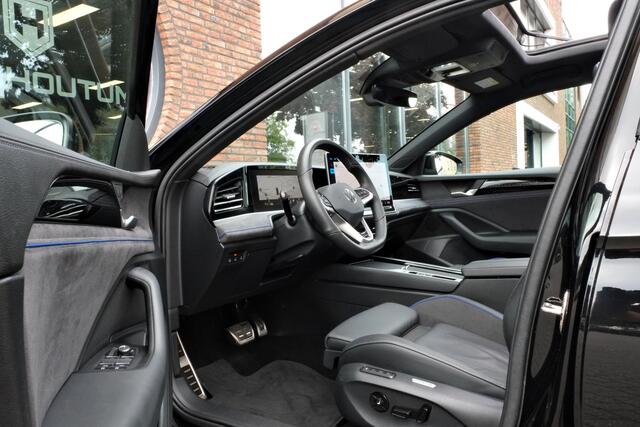 Volkswagen PASSAT Variant 1.5 eHybrid R-Line Edition Panoramadak, Trekhaak, Head-up display, 360° camera