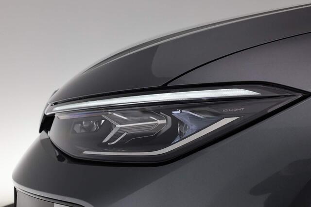 Volkswagen PASSAT Variant R-Line Edition 1.5 eHybrid 150 kW / 204 pk DSG | Pano | HUD | Stoelverwarming | ACC | 19 inch
