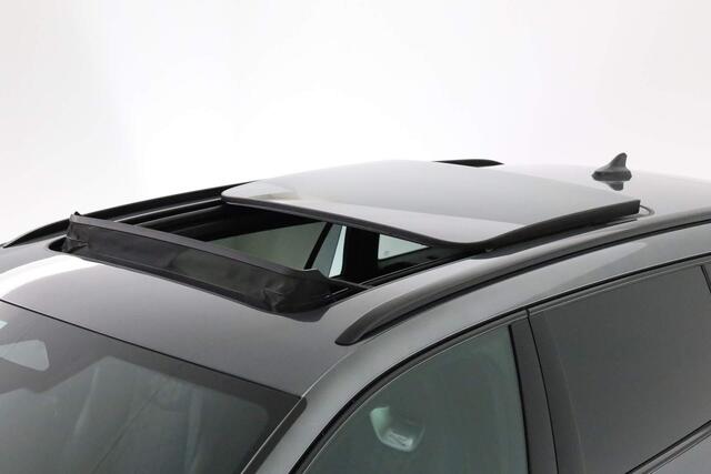 Volkswagen PASSAT Variant R-Line Edition 1.5 eHybrid 150 kW / 204 pk DSG | Pano | HUD | Stoelverwarming | ACC | 19 inch