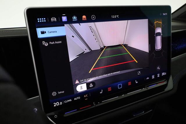 Volkswagen PASSAT Variant R-Line Edition 1.5 eHybrid 150 kW / 204 pk DSG | Pano | HUD | Stoelverwarming | ACC | 19 inch