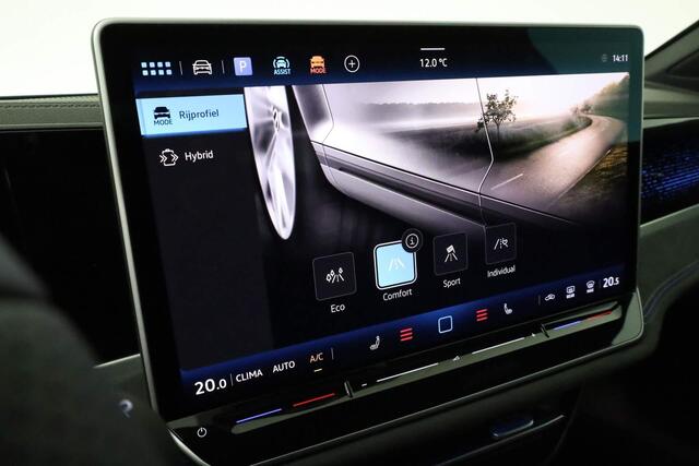 Volkswagen PASSAT Variant R-Line Edition 1.5 eHybrid 150 kW / 204 pk DSG | Pano | HUD | Stoelverwarming | ACC | 19 inch