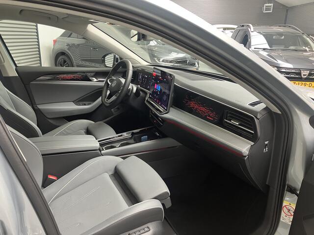 Volkswagen PASSAT Variant 1.5 eTSI ELEGANCE/PANORAMA/360 CAM/LEER/STOEL MEM/HEAD UP/ENZ