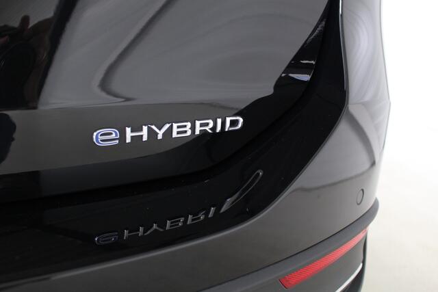 Volkswagen PASSAT Variant 1.5 eHybrid Business Plugin Navigatie | Trekhaak | Stoelverwarming | El. achterklep