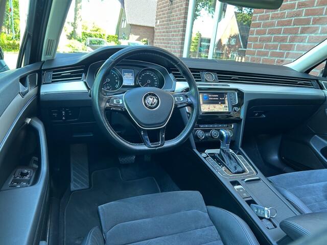 Volkswagen PASSAT 1.4 T. GTE C.S. Pl. PANO / SCHUIF.KANTELDAK / FULL.LED / TREKHAA