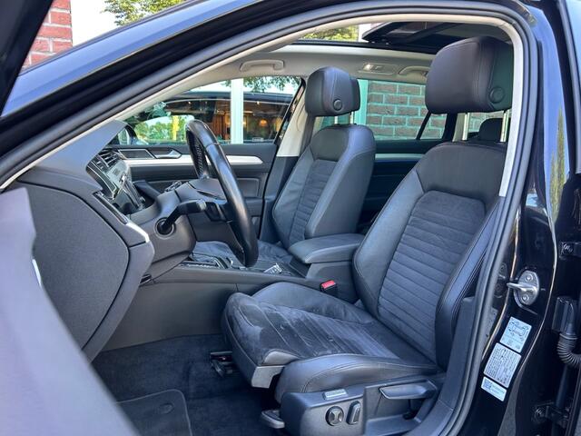 Volkswagen PASSAT 1.4 T. GTE C.S. Pl. PANO / SCHUIF.KANTELDAK / FULL.LED / TREKHAA