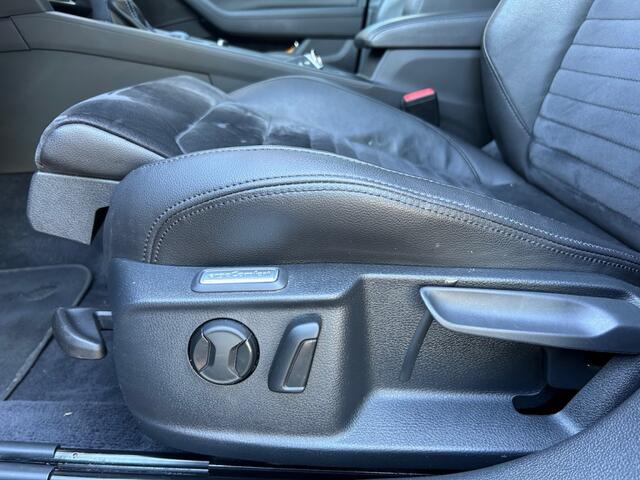 Volkswagen PASSAT 1.4 T. GTE C.S. Pl. PANO / SCHUIF.KANTELDAK / FULL.LED / TREKHAA