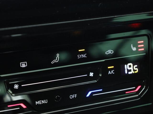 Volkswagen PASSAT Variant 1.4TSI PHEV 218PK GTE Business DSG · Navigatie · Massage functie · Camera + Parkeersensoren