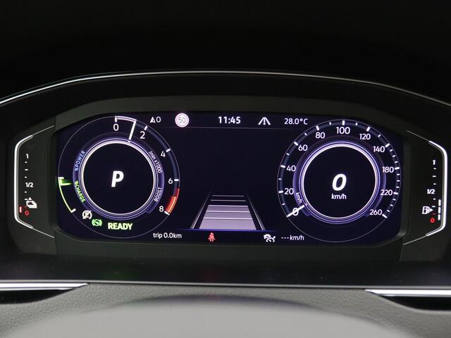 Volkswagen PASSAT 1.4 TSI PHEV GTE Business 218PK DSG Adaptieve Cruise Controle, Virtual Cockpit, Elektr. Achterklep, Navi, Stoel-Stuurverwarming, Achteruitrijcamera, Trekhaak, 17" LM Velgen