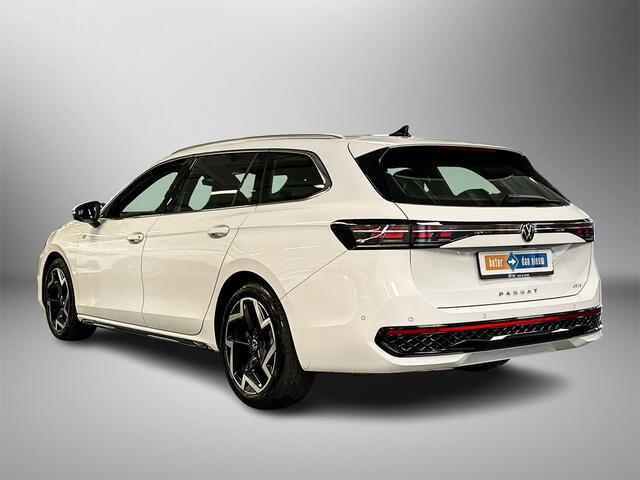 Volkswagen PASSAT Variant 1.5 eTSI 150pk R-Line / 360 graden camera 'Area View' / Top-Sport Ego-Active, incl. massagefunctie