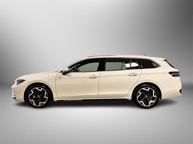Volkswagen PASSAT Variant 1.5 eTSI 150pk R-Line / 360 graden camera 'Area View' / Top-Sport Ego-Active, incl. massagefunctie