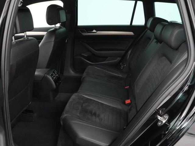 Volkswagen PASSAT 1.4 TSI R Line | Trekhaak | 360 camera | Stoelverwarming | Leder/Alcantara | Carplay | Adaptive cruise | Navigatie | Full LED | Virtual Cockpit