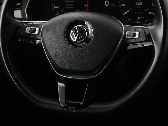 Volkswagen PASSAT 1.4 TSI R Line | Trekhaak | 360 camera | Stoelverwarming | Leder/Alcantara | Carplay | Adaptive cruise | Navigatie | Full LED | Virtual Cockpit