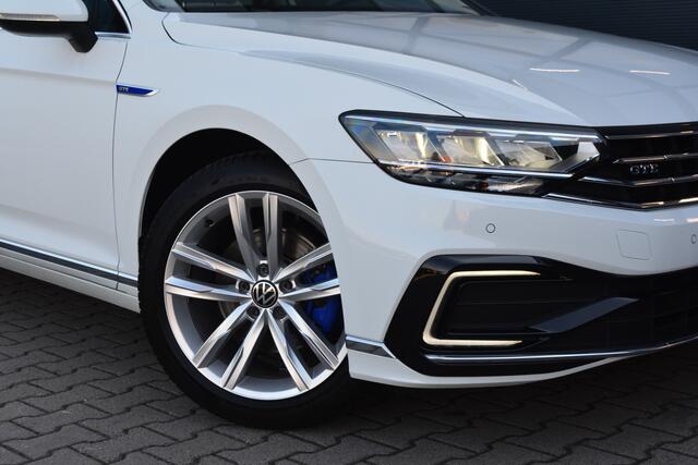 Volkswagen PASSAT Variant 1.4 TSI PHEV GTE Business | ACC | Pano | Camera |
