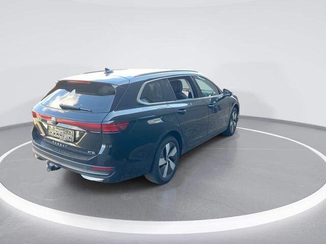 Volkswagen PASSAT Variant 1.5eTSI/150PK Business DSG · Navigatie · Trekhaak · 360°Camera + Parkeersensoren