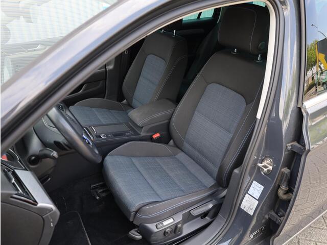 Volkswagen PASSAT Variant GTE 1.4 TSI PHEV 218PK | Camera | Adaptive Cruise | Carplay/Android | Stoelverwarming | Massage |