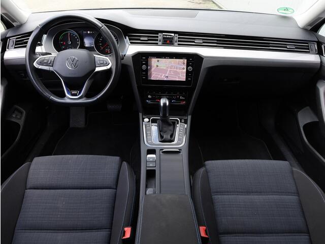 Volkswagen PASSAT Variant GTE 1.4 TSI PHEV 218PK | Camera | Adaptive Cruise | Carplay/Android | Stoelverwarming | Massage |