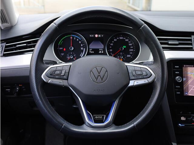 Volkswagen PASSAT Variant GTE 1.4 TSI PHEV 218PK | Camera | Adaptive Cruise | Carplay/Android | Stoelverwarming | Massage |