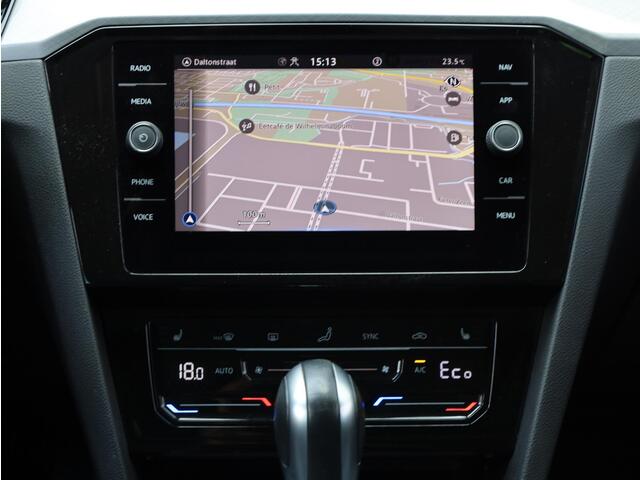 Volkswagen PASSAT Variant GTE 1.4 TSI PHEV 218PK | Camera | Adaptive Cruise | Carplay/Android | Stoelverwarming | Massage |