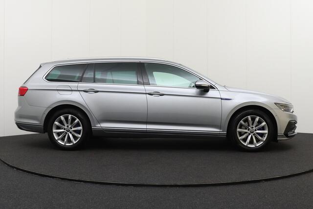 Volkswagen PASSAT Variant 1.4 TSI PHEV GTE Pano-dak Leder Memory Trekhaak