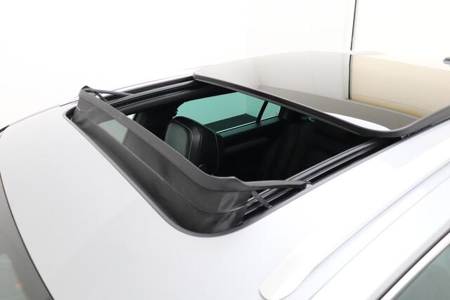 Volkswagen PASSAT Variant 1.4 TSI PHEV GTE Pano-dak Leder Memory Trekhaak