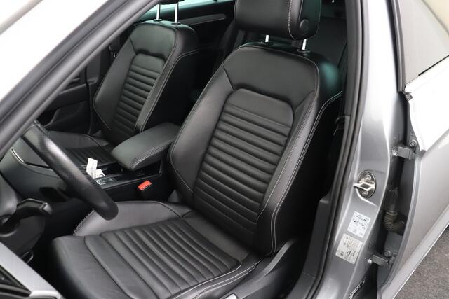 Volkswagen PASSAT Variant 1.4 TSI PHEV GTE Pano-dak Leder Memory Trekhaak