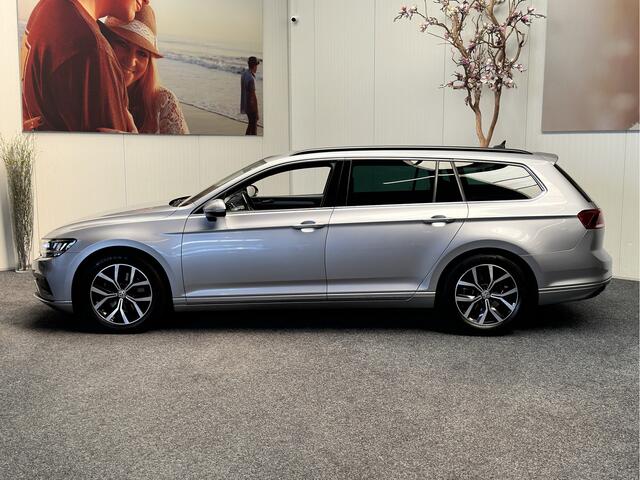 Volkswagen PASSAT VARIANT 1.5 TSI COMFORT BUSINESS NAVIGATIE ADAPTIVE CRUISE CONTROL STOELVERWARMING BLUETOOTH TELEFOON MEDIA VOORBEREIDING RIJSTROOKSENSOREN PDC 3010